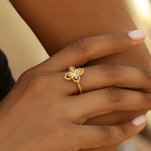 18K Flora Mare Diamond Ring | Bellamare Jewelry