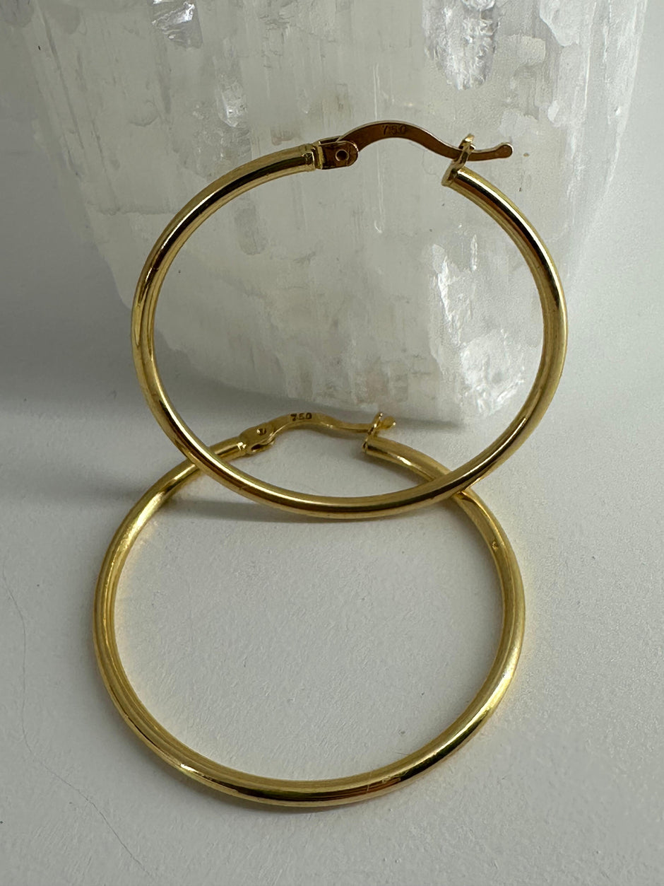 18K Gold 2MM Hoop Earrings | Bellamare Jewelry