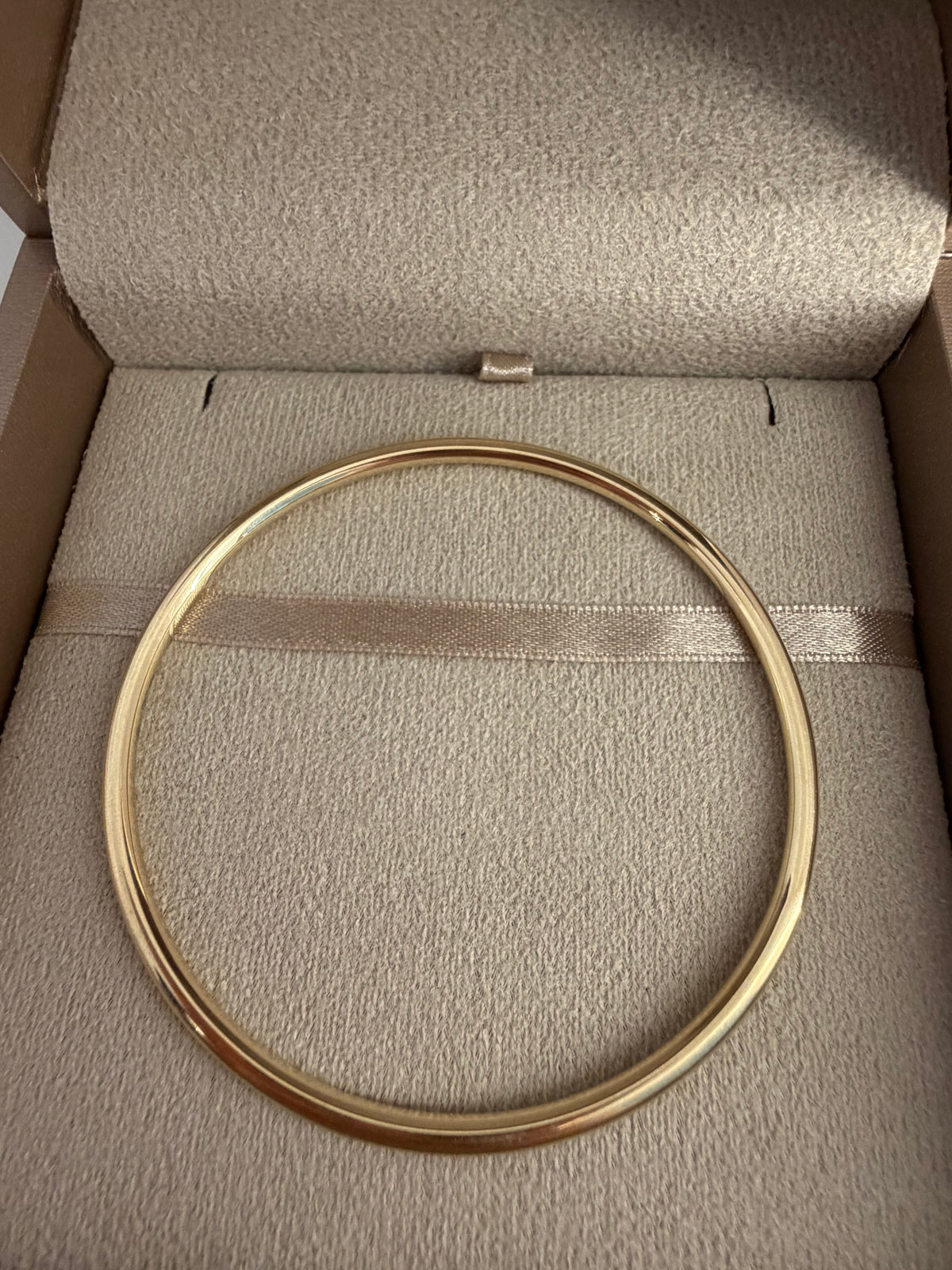 18K Gold Bella Bangle 2.9mm