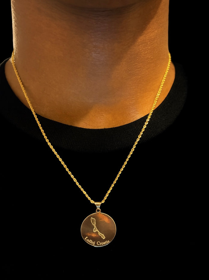 18K Gold Lošinj Round Pendant | Bellamare Jewelry