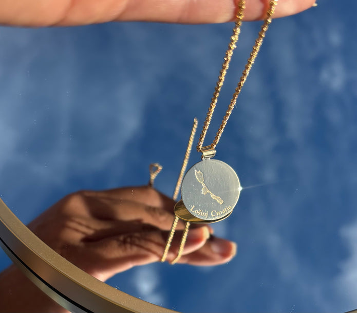 18K Gold Lošinj Round Pendant | Bellamare Jewelry