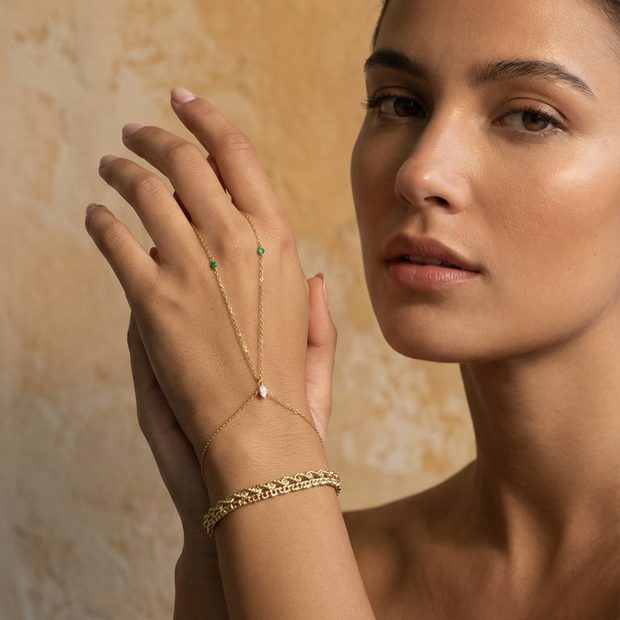 18K Gold La Mer Beach Hand Chain | Bellamare Jewelry
