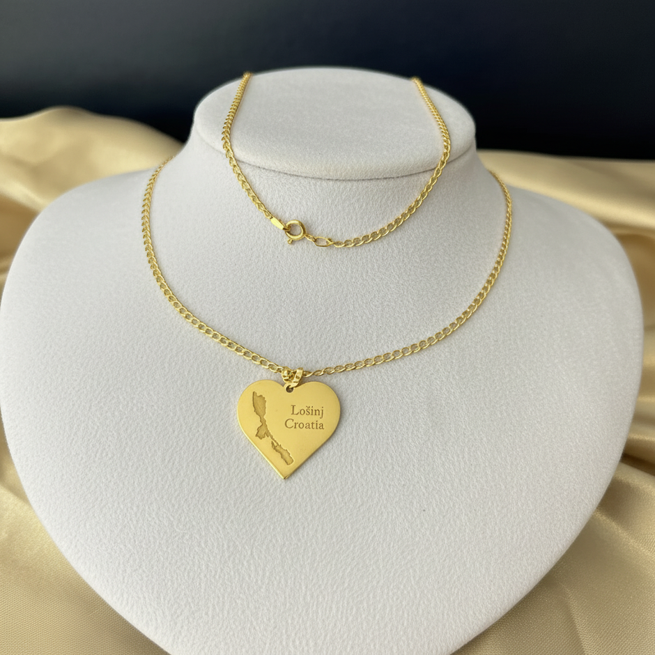 White display - necklace with original clasp